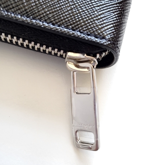 Givenchy Iconic "Givenchy Paris" Logo Print Zip Black Wallet NWT - Picture 13 of 16